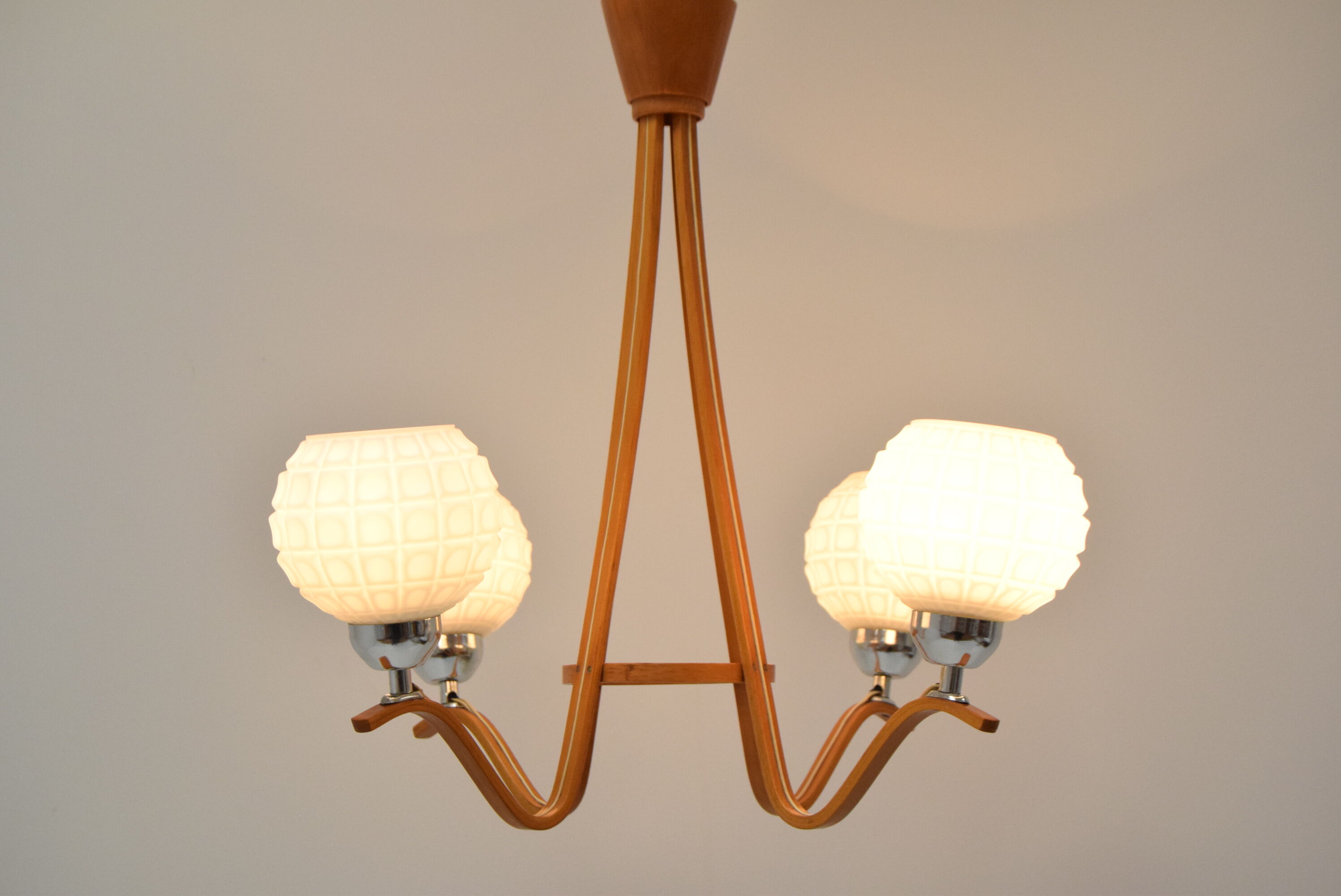 Mid-Century wood chandelier /dřevo Humpolec, 1970's.