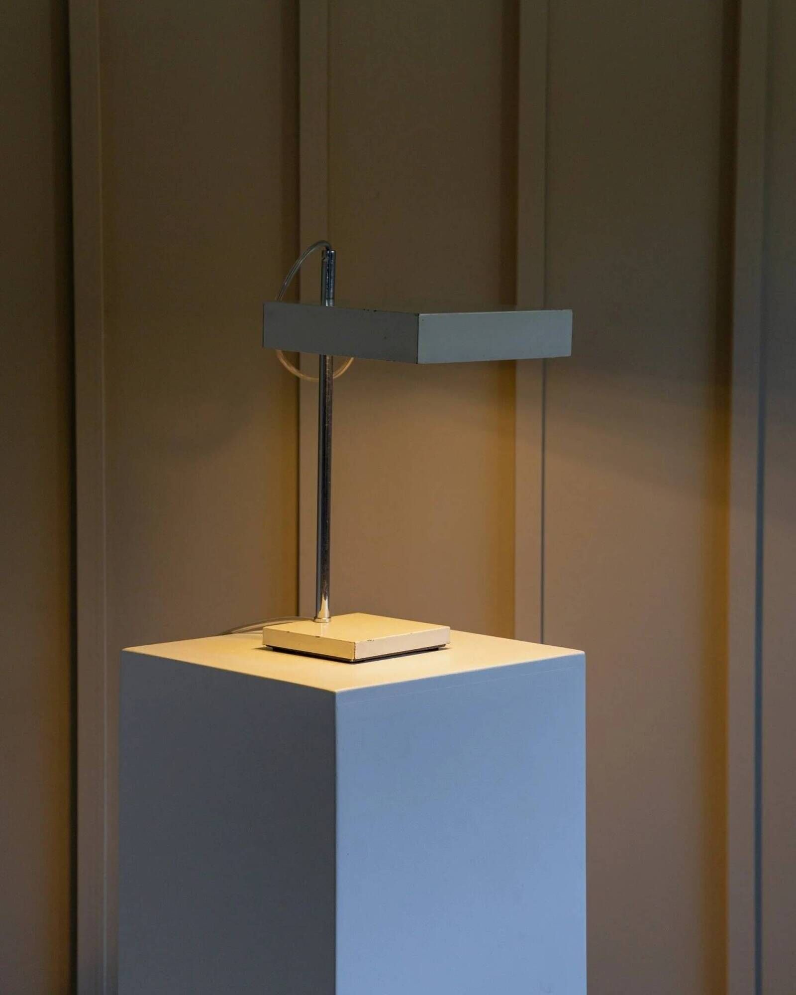 Kaiser Leuchten Table Lamp by Klaus Hempel - white enamelled steel with chrome stem, adjustable mid-century 1960s