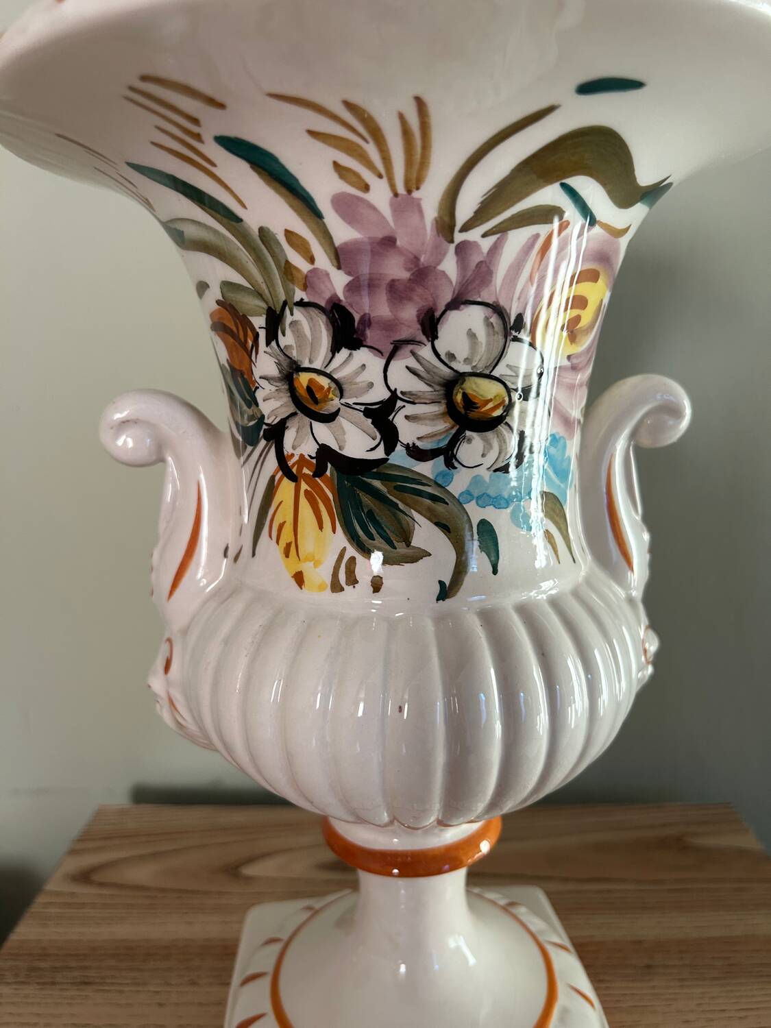 Vase en céramique estampillé