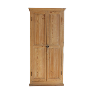 Craft wardrobe