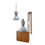 Paire de lampes industrielles.