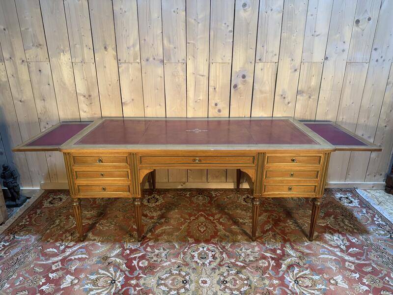 Bureau plat double de style Louis XVI en acajou à 8 pieds