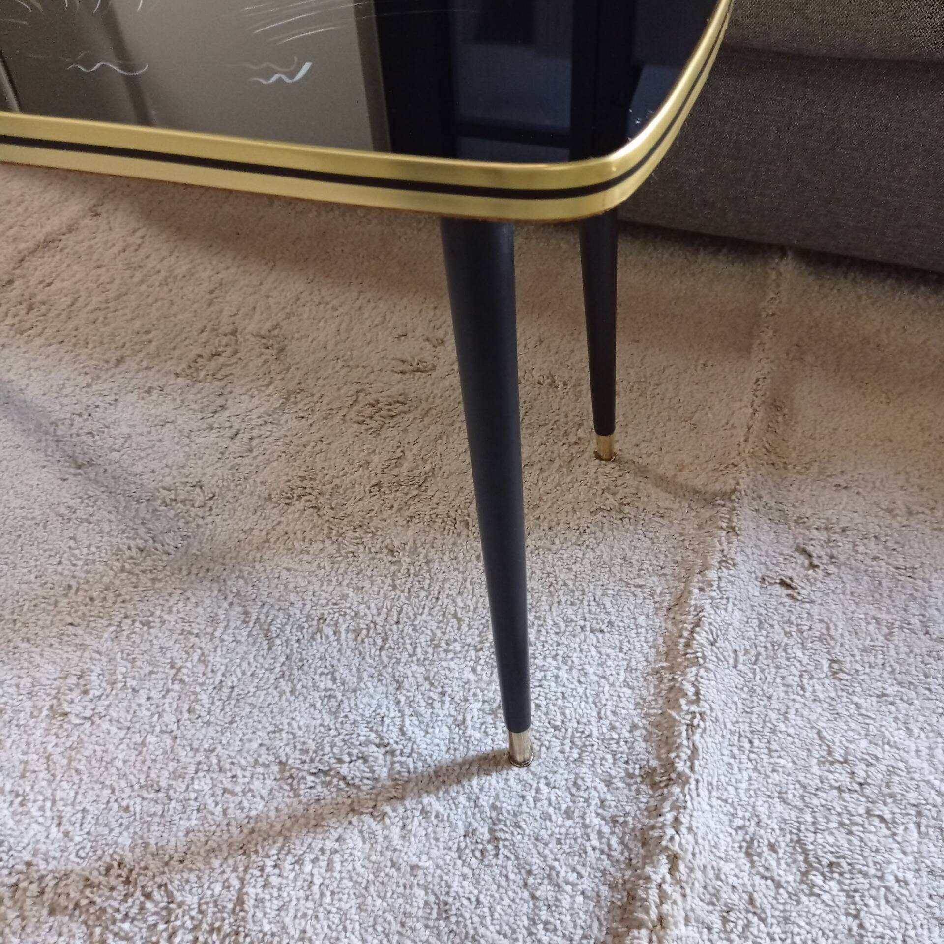 Table basse vintage pieds fuseaux