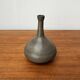 Vase de poterie d'atelier minimaliste du milieu du siècle par Mathies Schwarze, Allemagne, années 1960