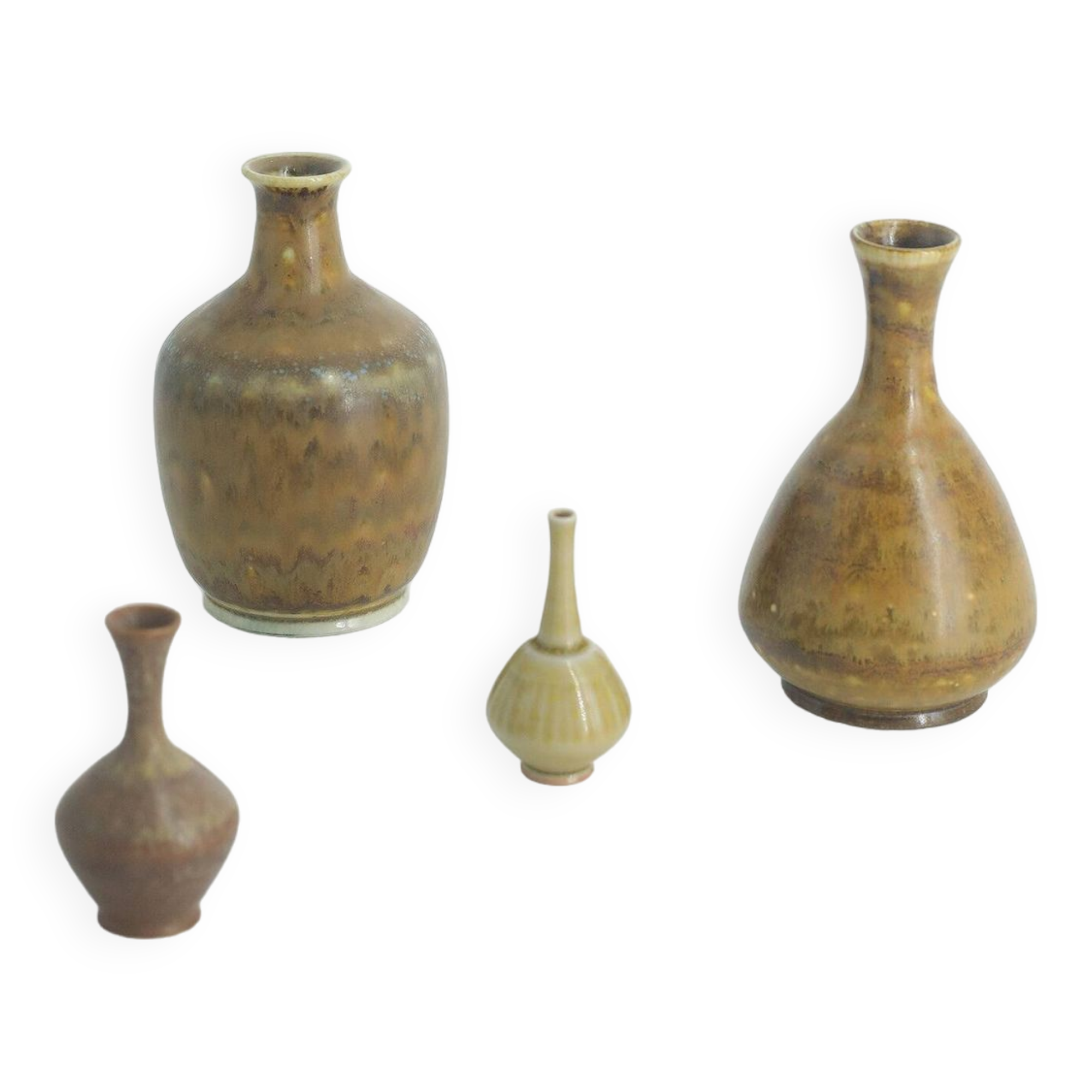 Set of 4 Scandinavian collectible vases in brown stoneware by Gunnar Borg.