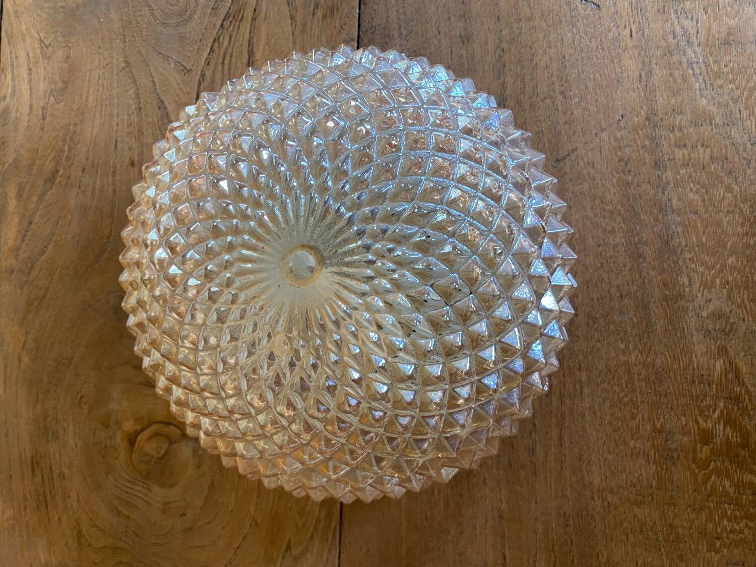 Lot de trois plafonniers en verre art déco