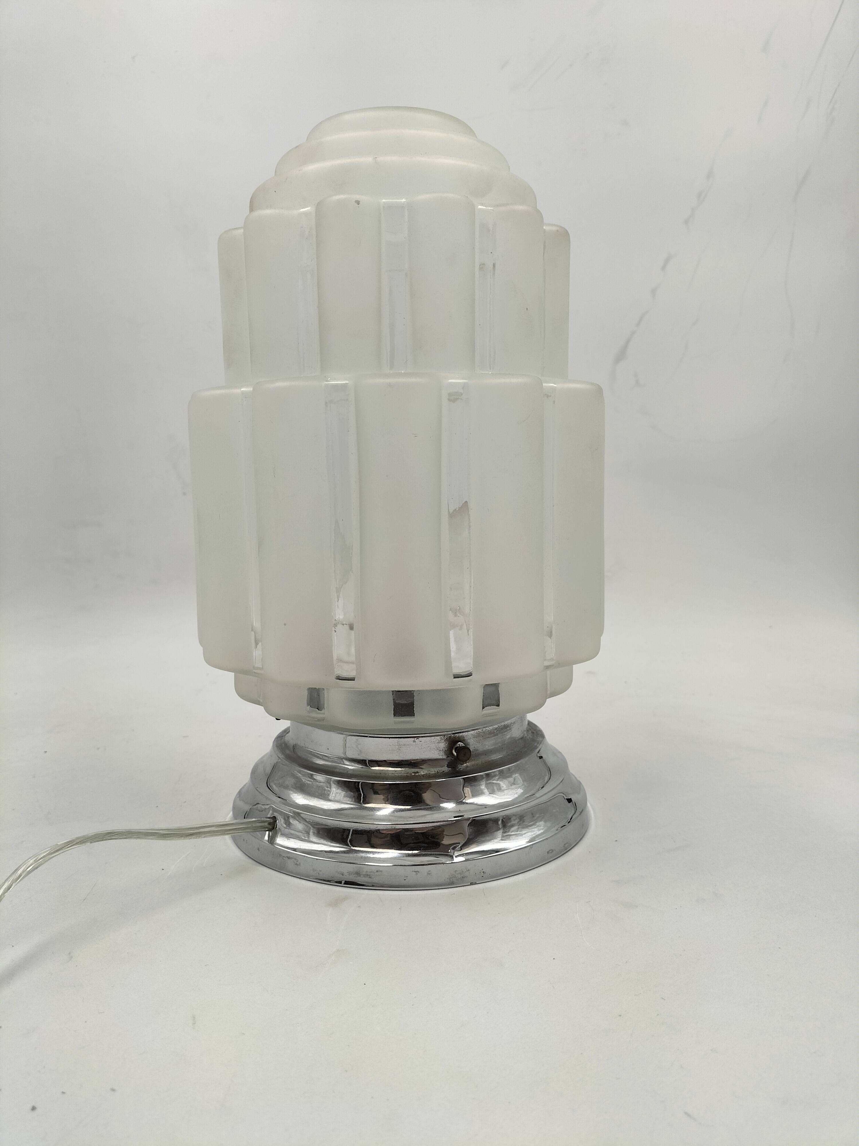 Art deco lamp