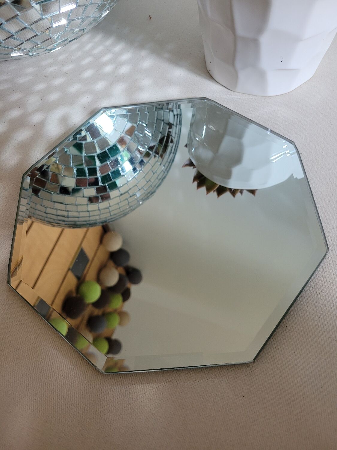Octagonal bevelled tabletop mirror