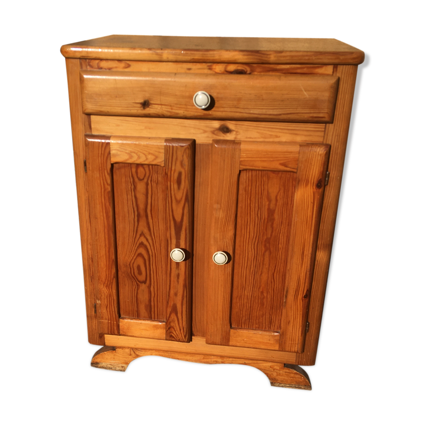 Vintage mado pine buffet