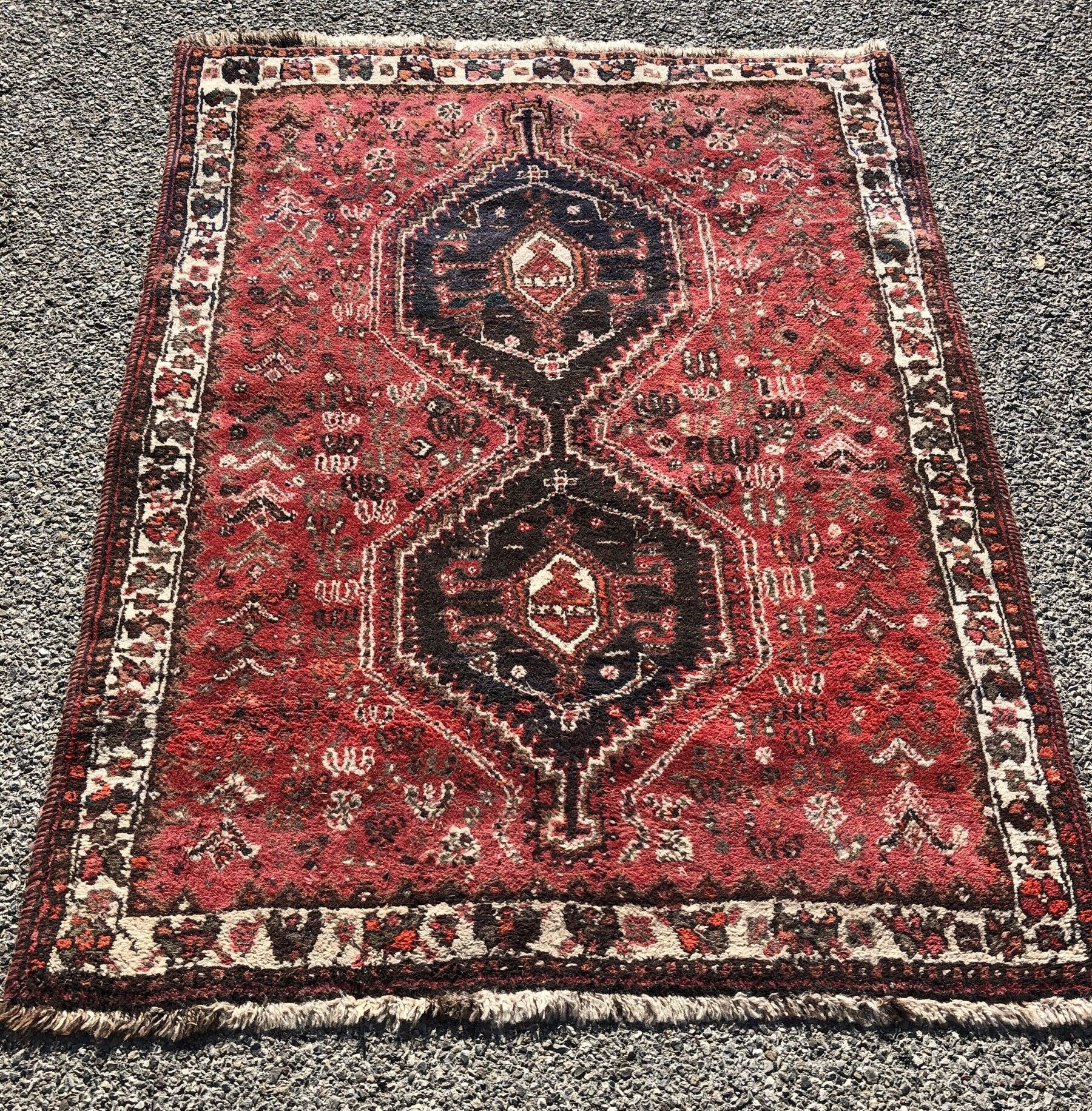 Oriental Persian carpet Iran Shiraz 118 x 150 cm