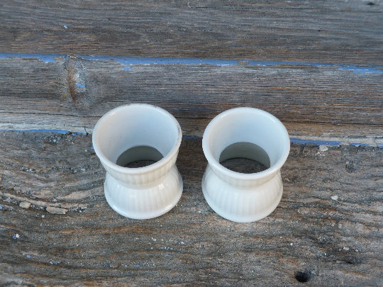 Set of 2 domino shaped shells in white ceramic
