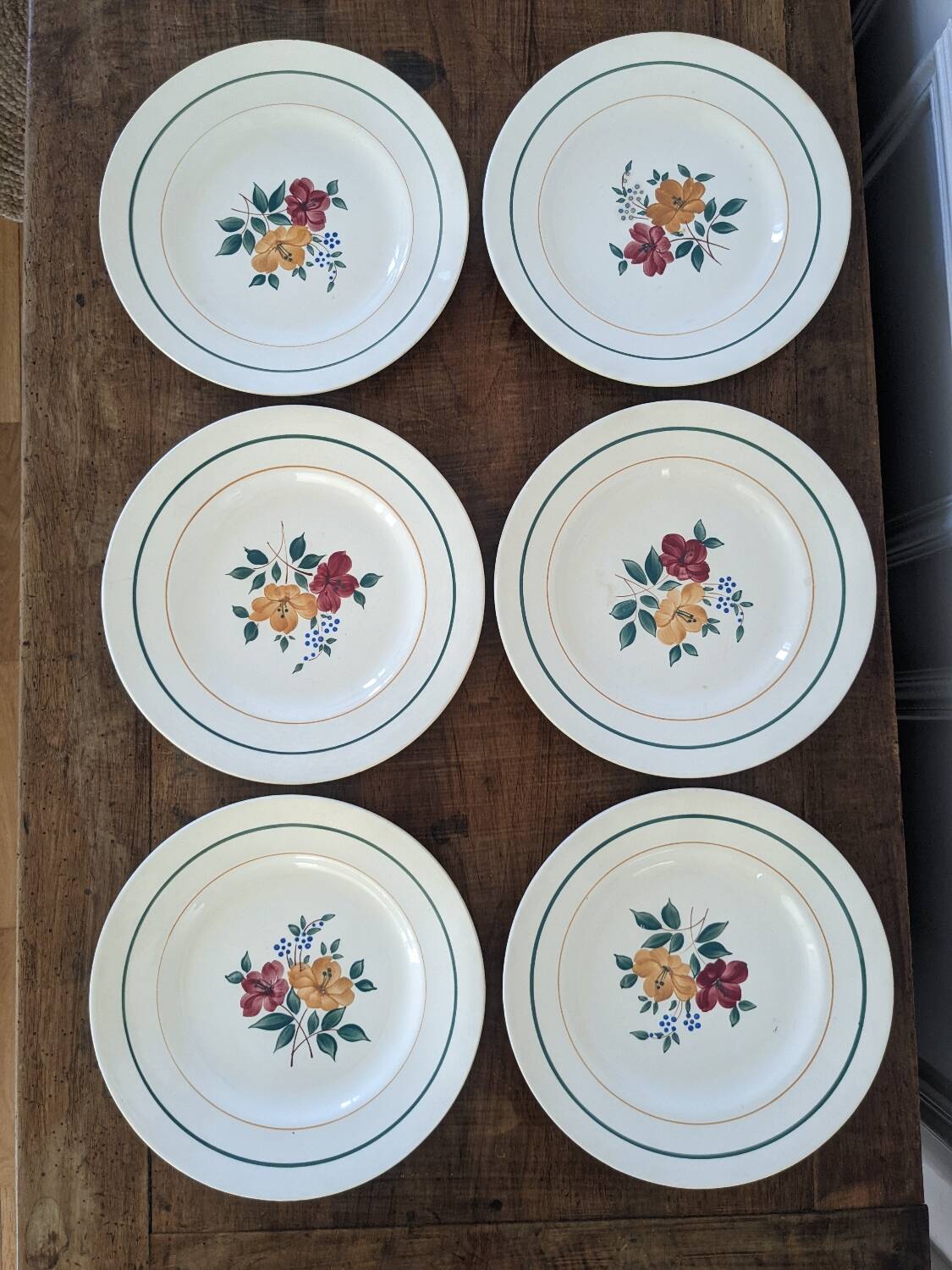 Six assiettes plates Mariette St Amand