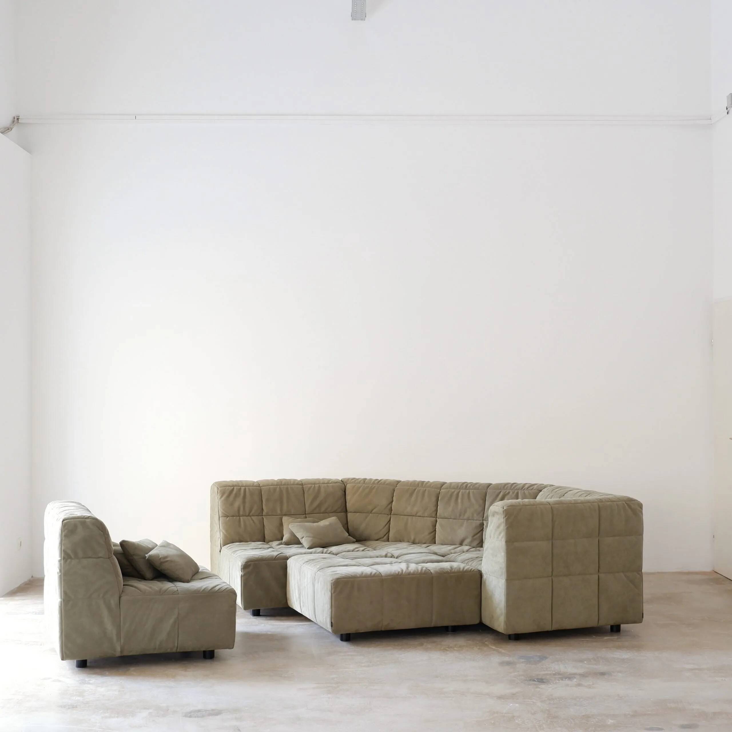 “Castell” sofa by Hans Hopfer for Neue Wiener Werkstätten