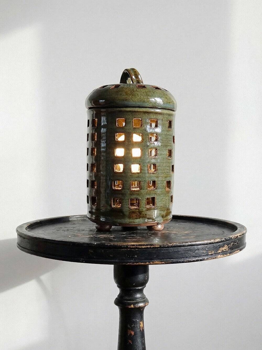 Vintage table lamp, glazed stoneware, perforated "Building" signed.