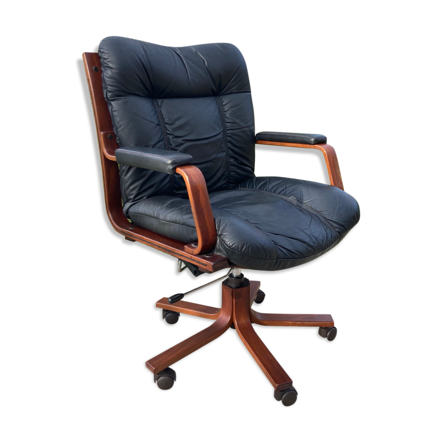 Scandinavian office chair