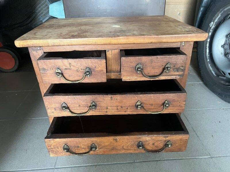 Small storage and decorative furniture