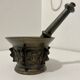 Mortier et pilon ailettes bronze XVIIe