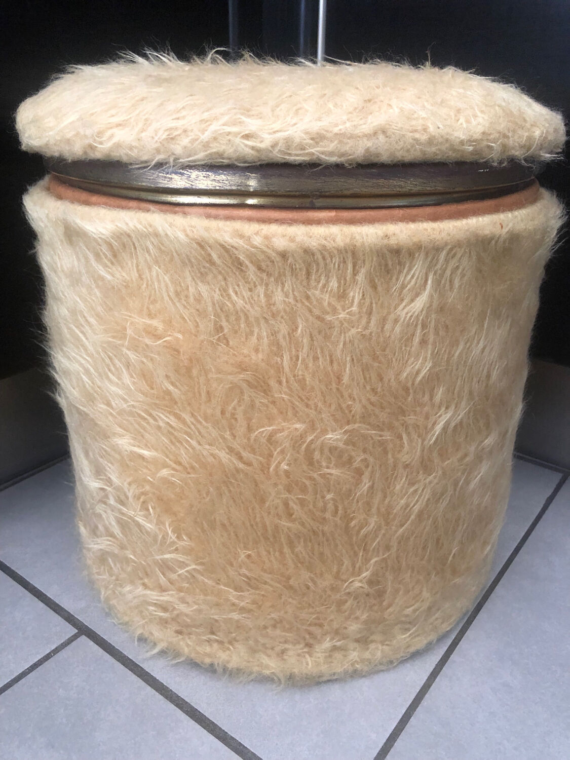 Pouf moumoute vintage