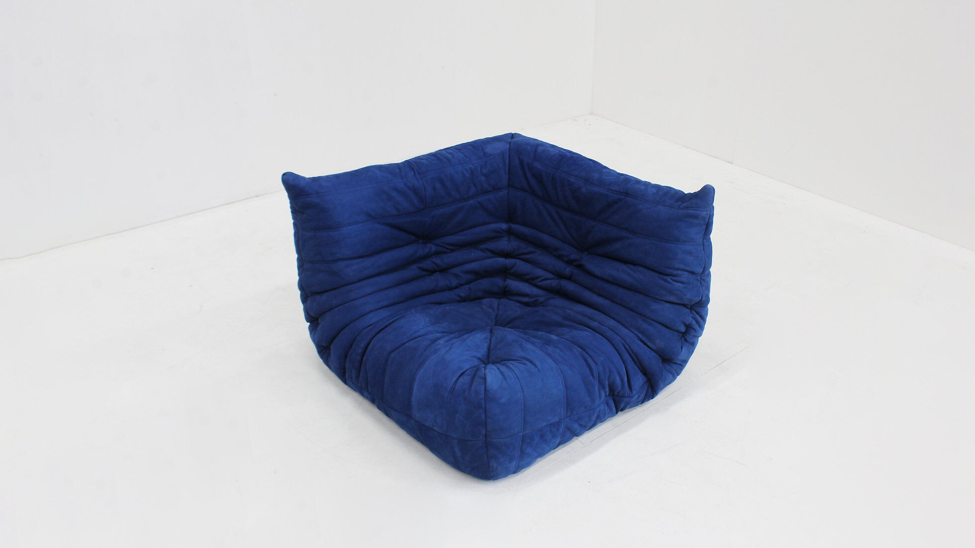 Togo Ligne Roset blue leather corner armchair by Michel Ducaroy for Ligne Roset