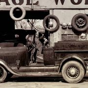 Fine art photography Walker Evans – “Garage in Southern City Outskirts”, 1936