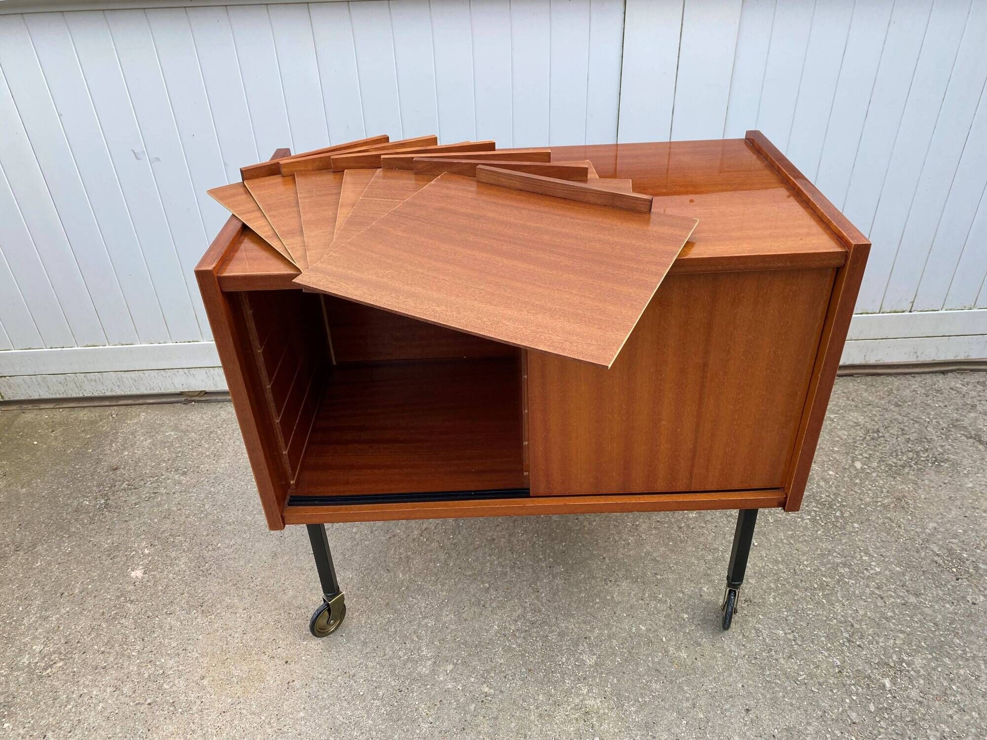 Vintage 50s TV bar cabinet with 2 sliding doors