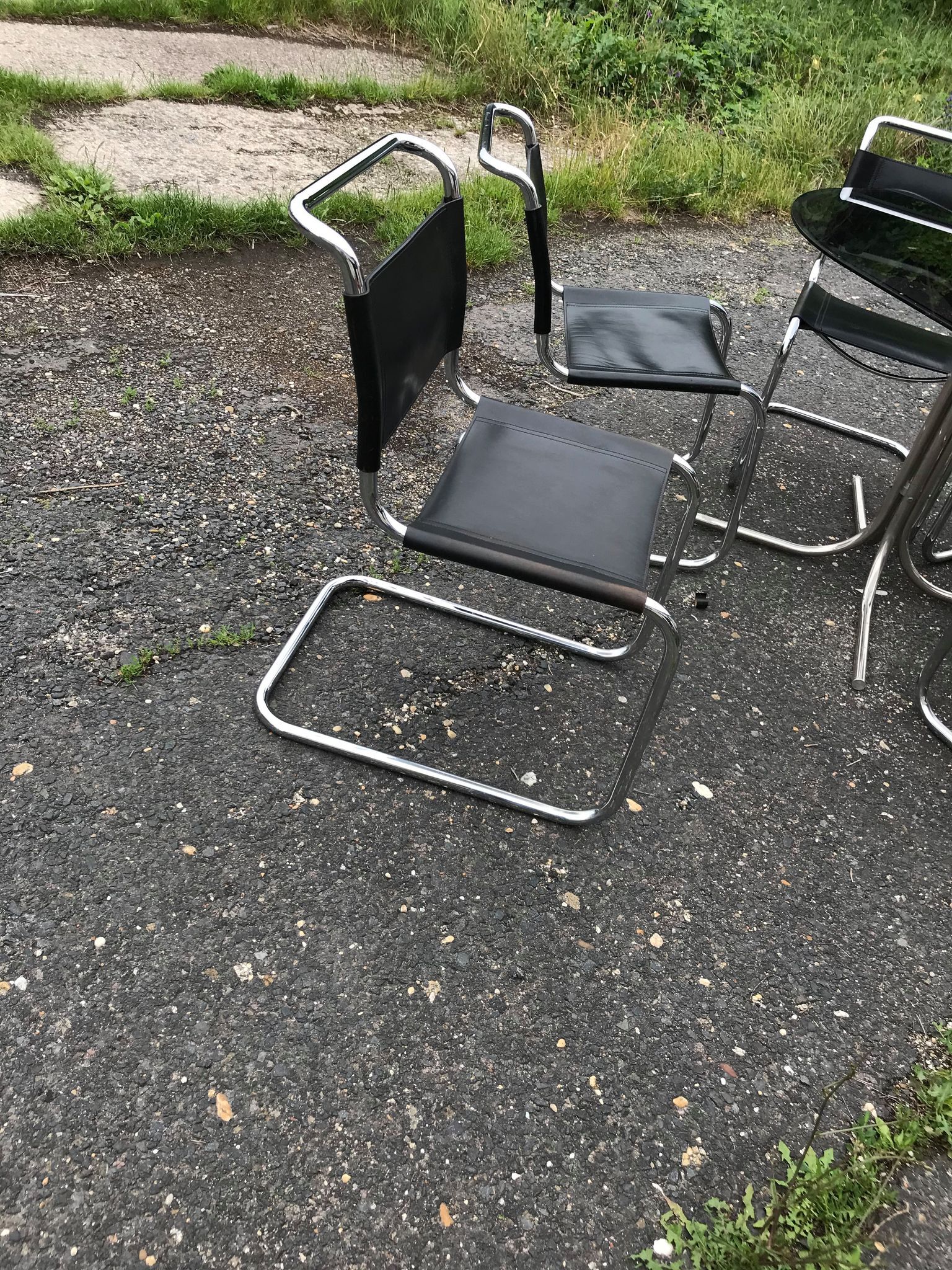 Table et chaises style bauhaus italien chrome & fumé années 1960