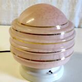 Plafonnier ou lampe à poser abat-jour opaline rose et support porcelaine– années 50