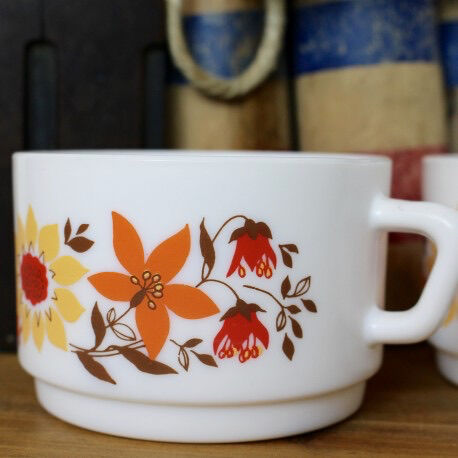 Set of two cups Arcopal Vintage 1970