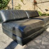 Paire de chauffeuses en cuir noir