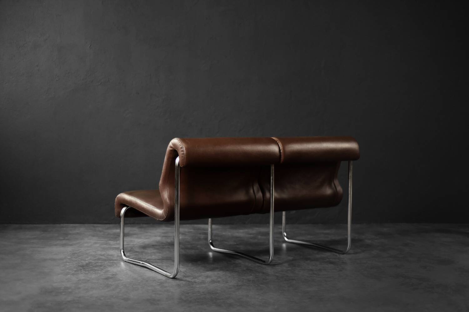 Mid-century modern German vintage canapé lounge, 2-seater, brown steel frame.