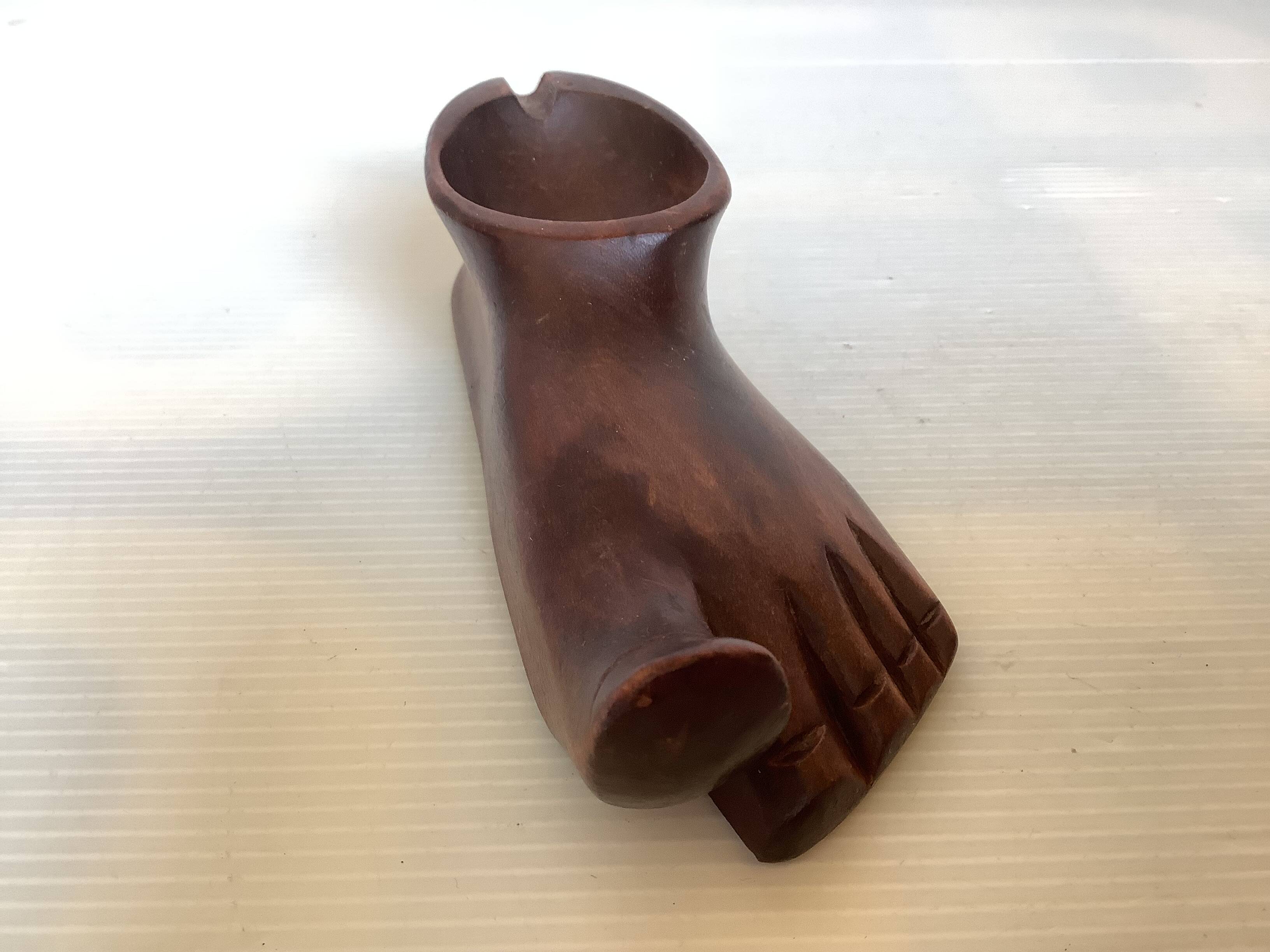 Wooden ashtray empty pocket ring sizer