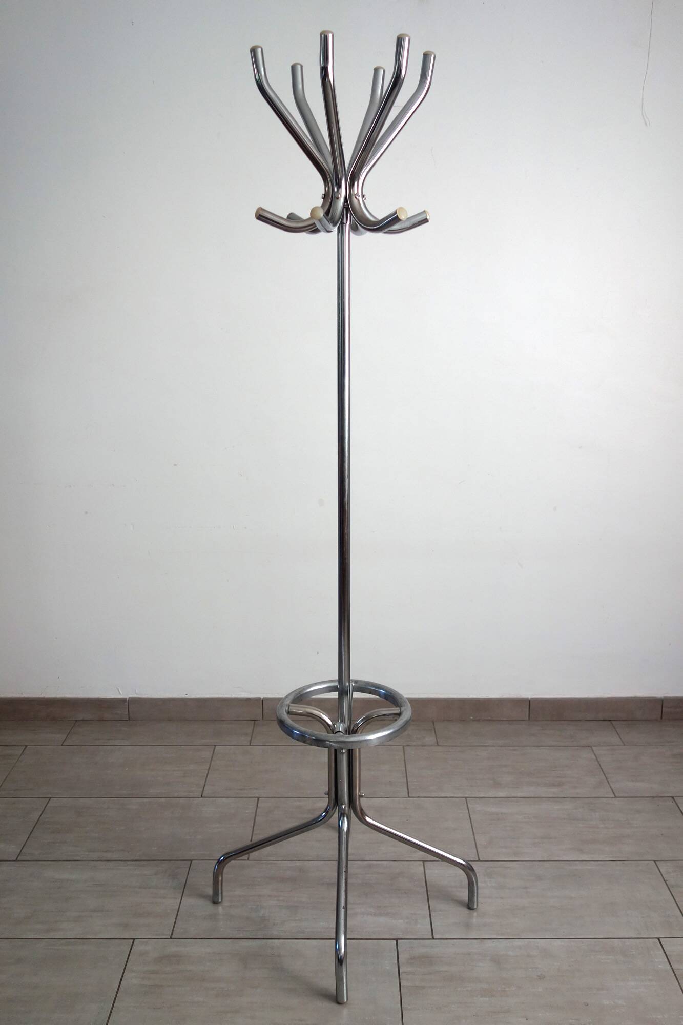 Parrot coat rack, chrome steel, 1970s.