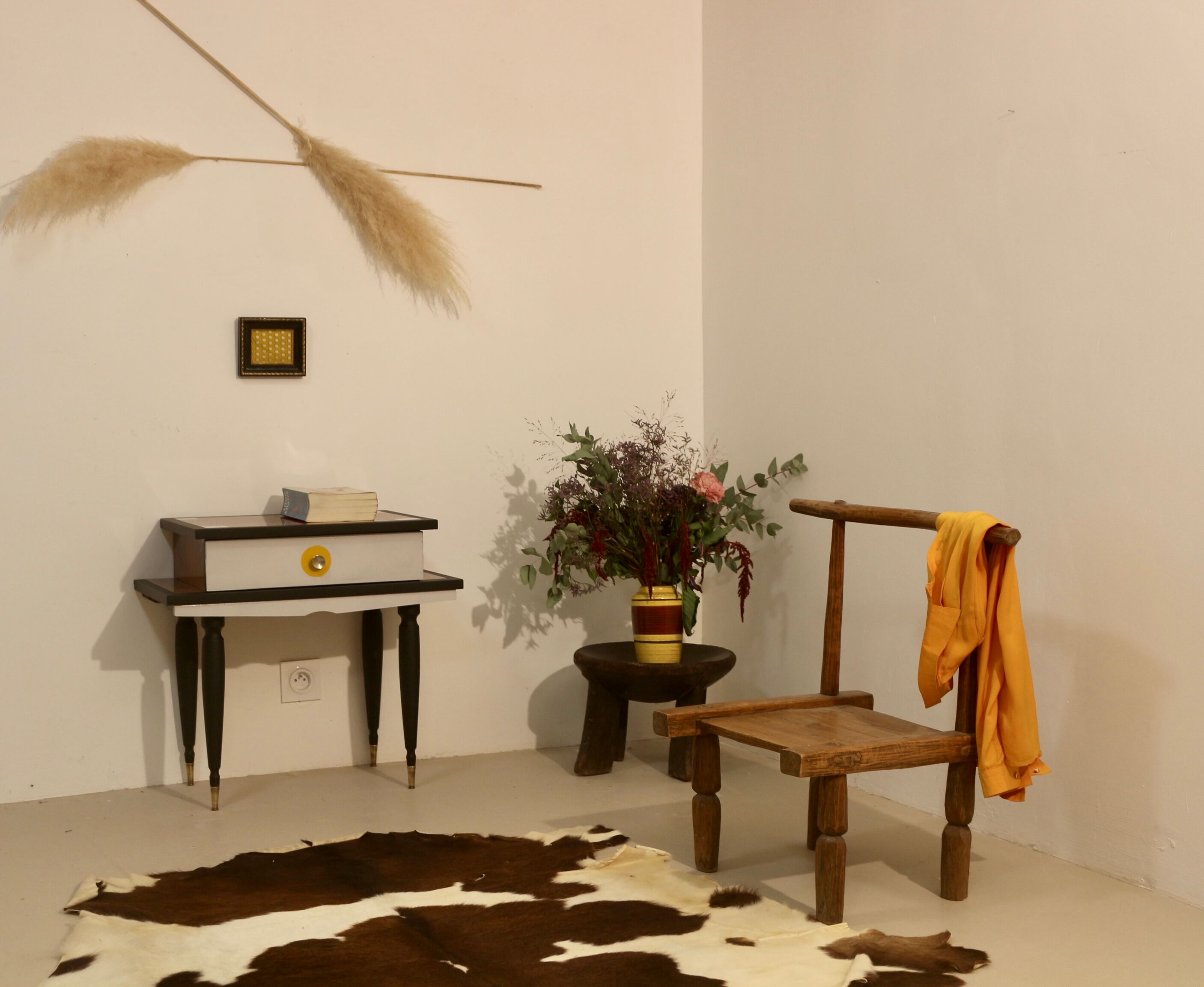 Side table vintage foot compass bis color