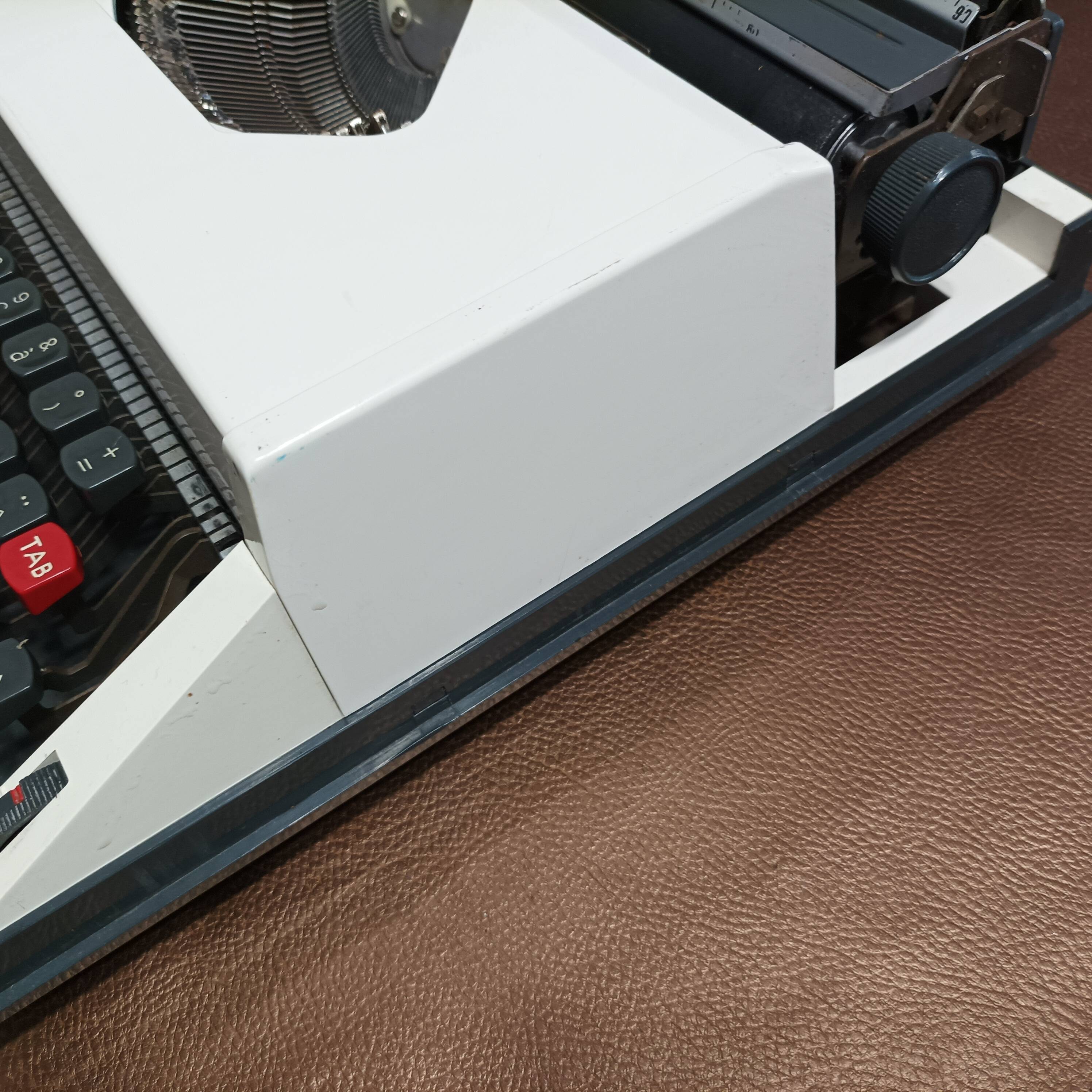 Olympiette special typewriter