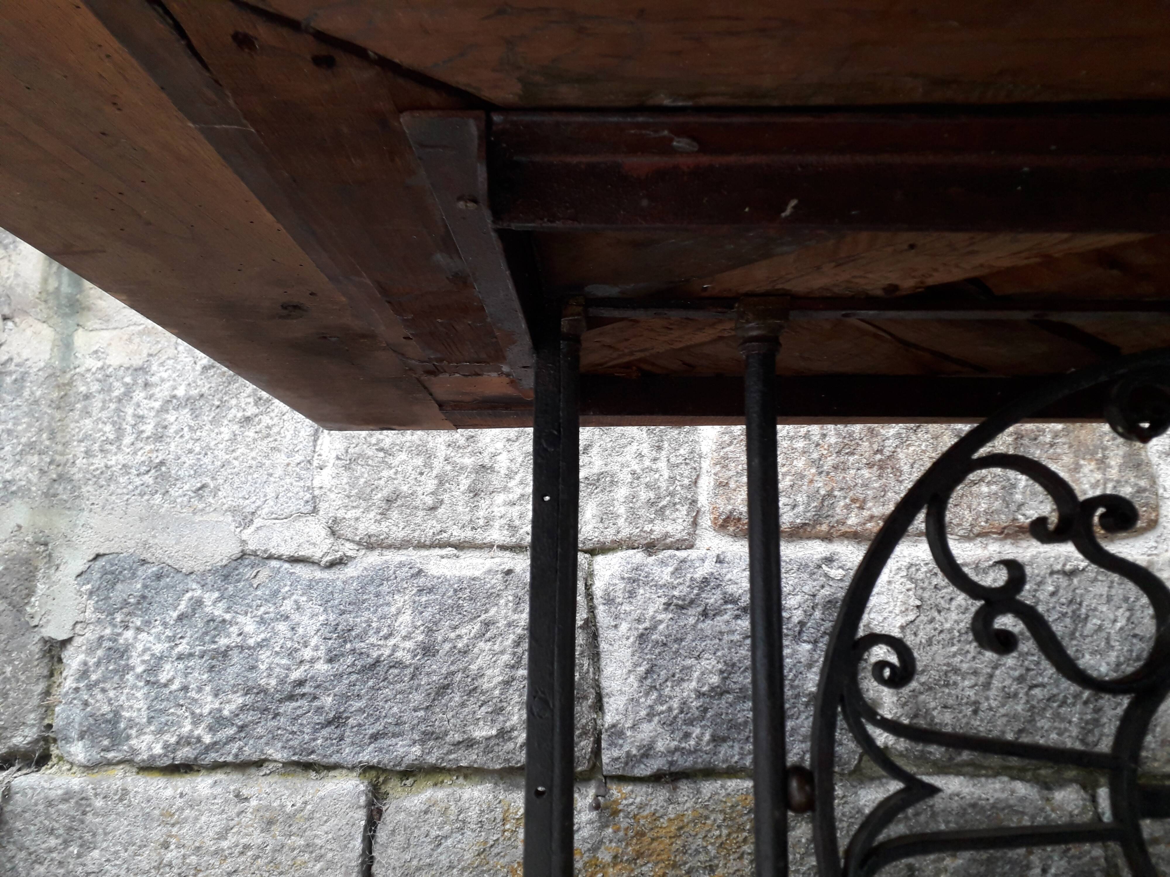 Table à manger bois et fer forgé