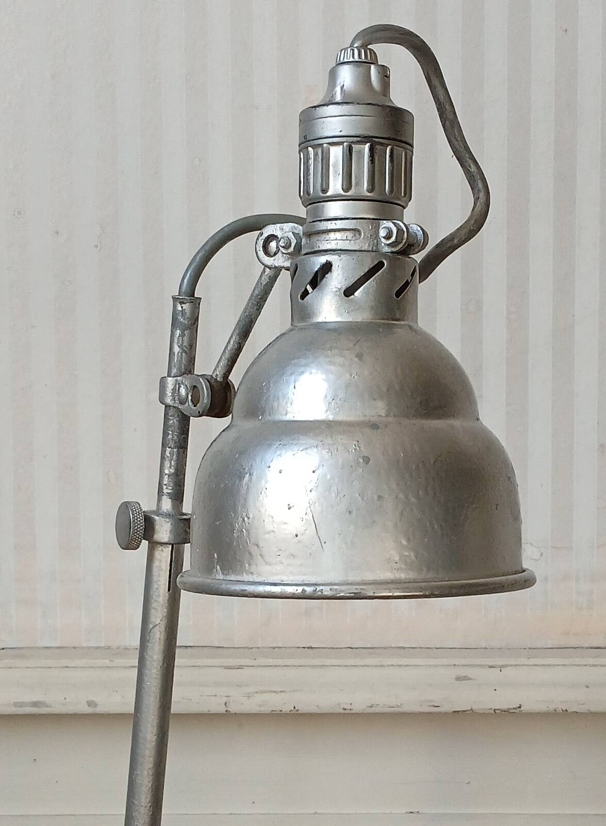 Lumina 1950, lampe d'atelier 2 bras & rotules.