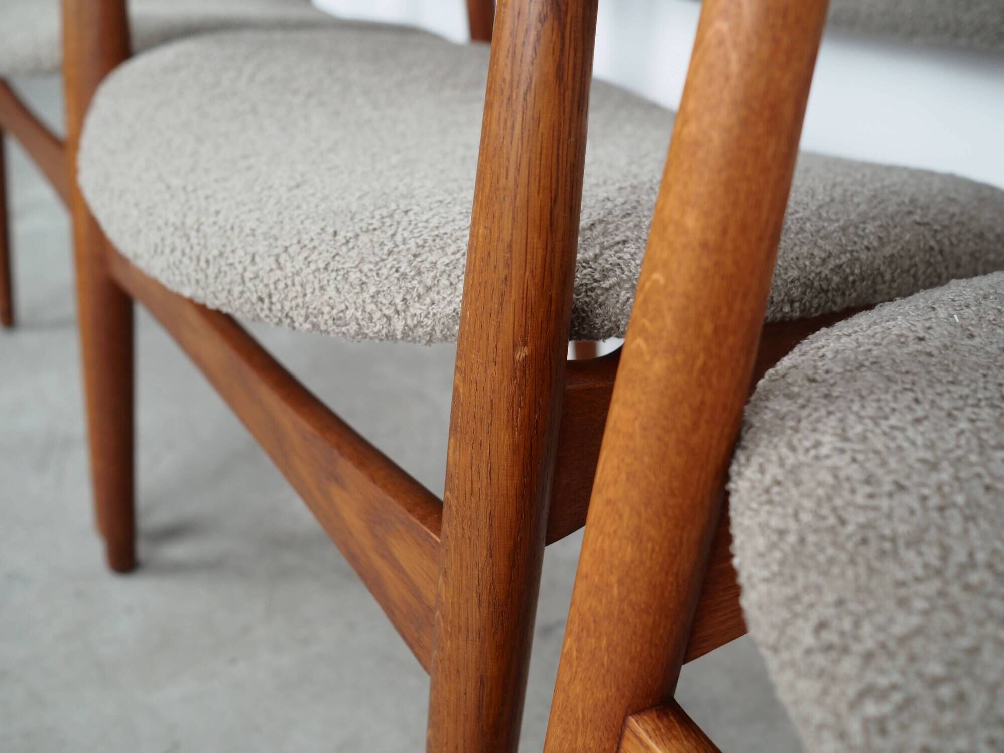 Oak armchair, designer: Ejner Larsen & Aksel Bender Madsen for Fritz Hansen