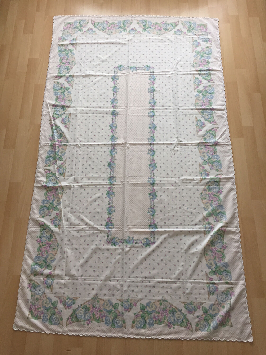 Vintage rectangular floral tablecloth