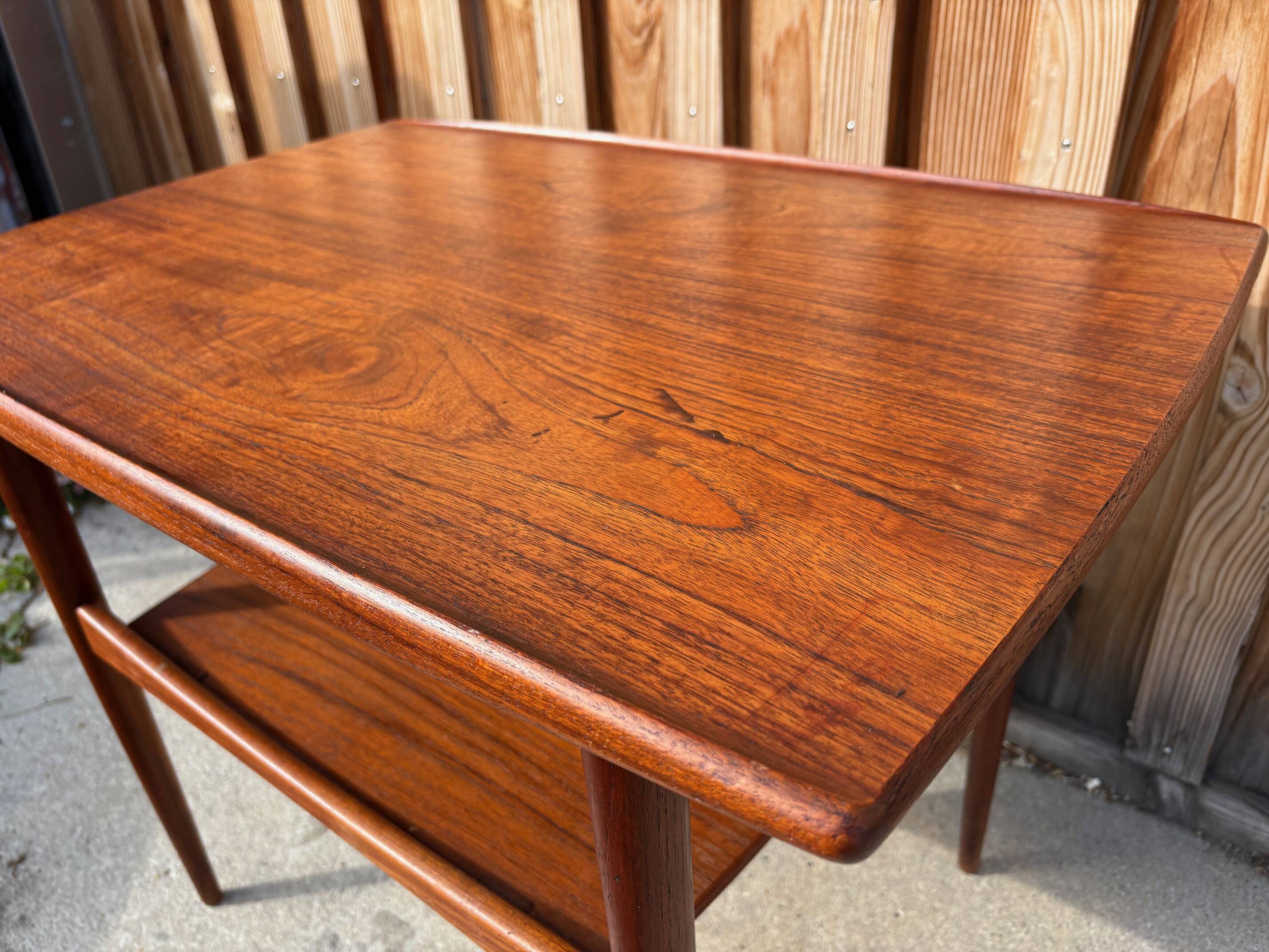 Vintage teak side table – Scandinavian design – 1960s