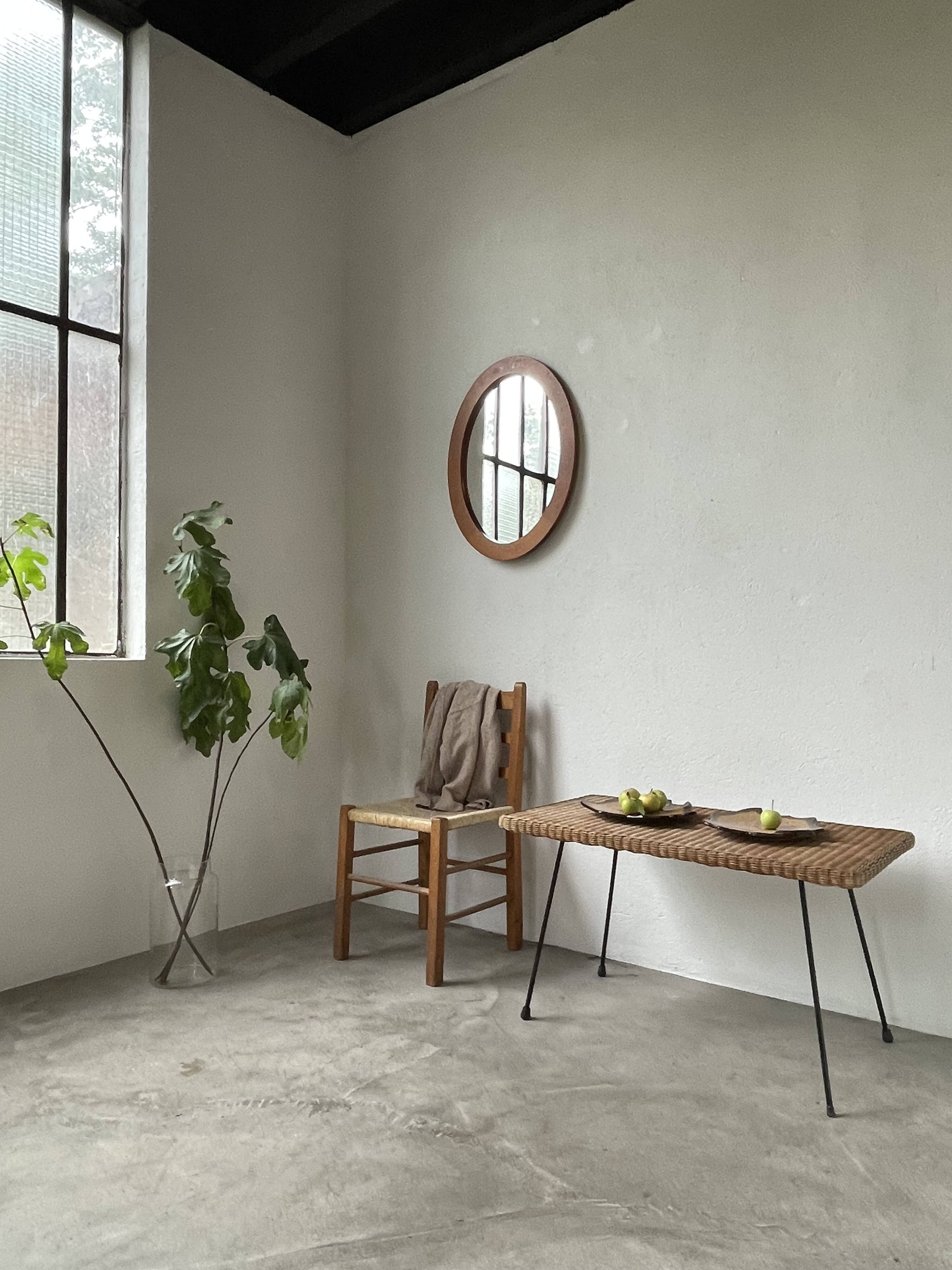 Table basse osier tressé et métal 1960