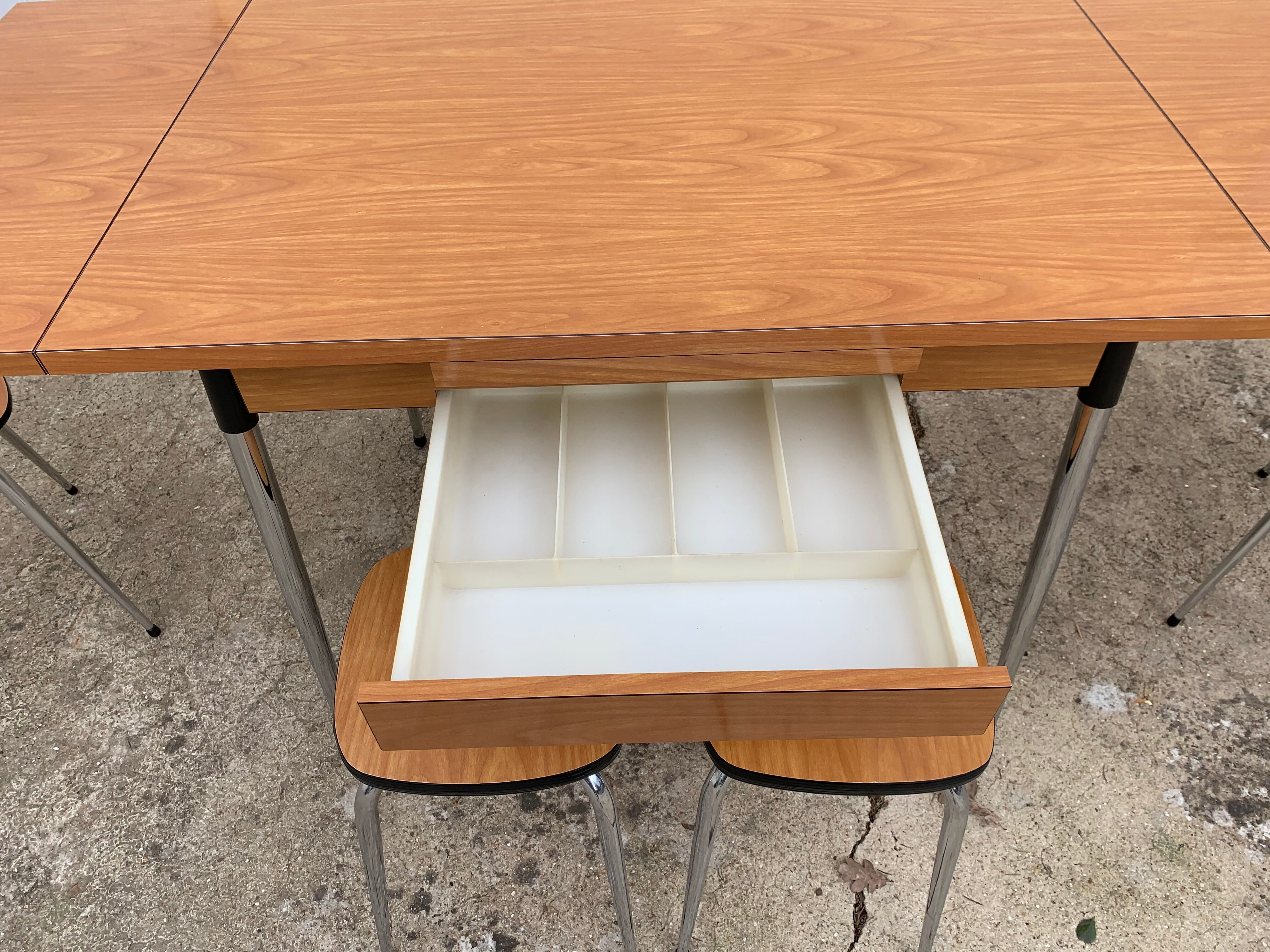 Formica tublac table 1970