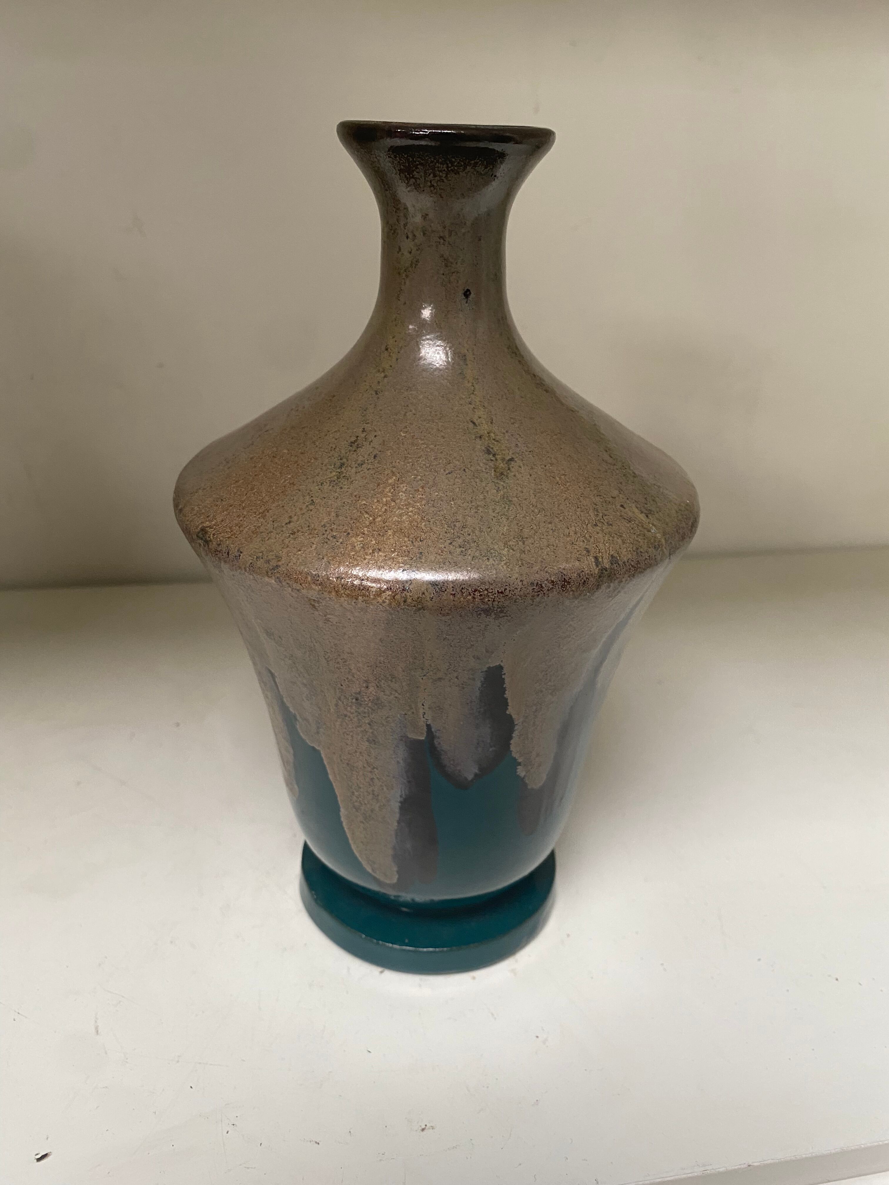 Old ceramic vase Pont des Vernes