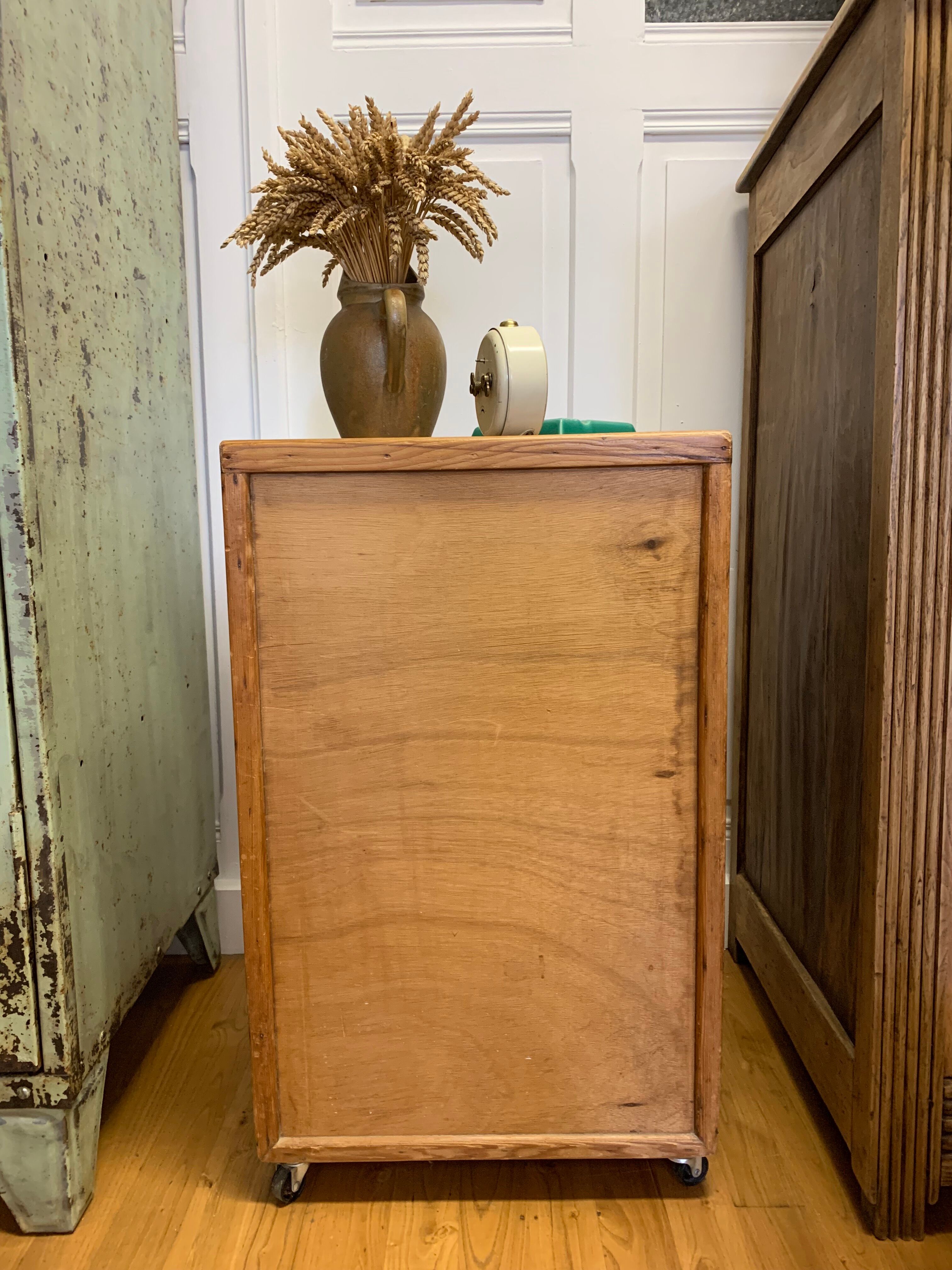 Meuble de rangement, casier sur roulettes