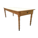 Farm table