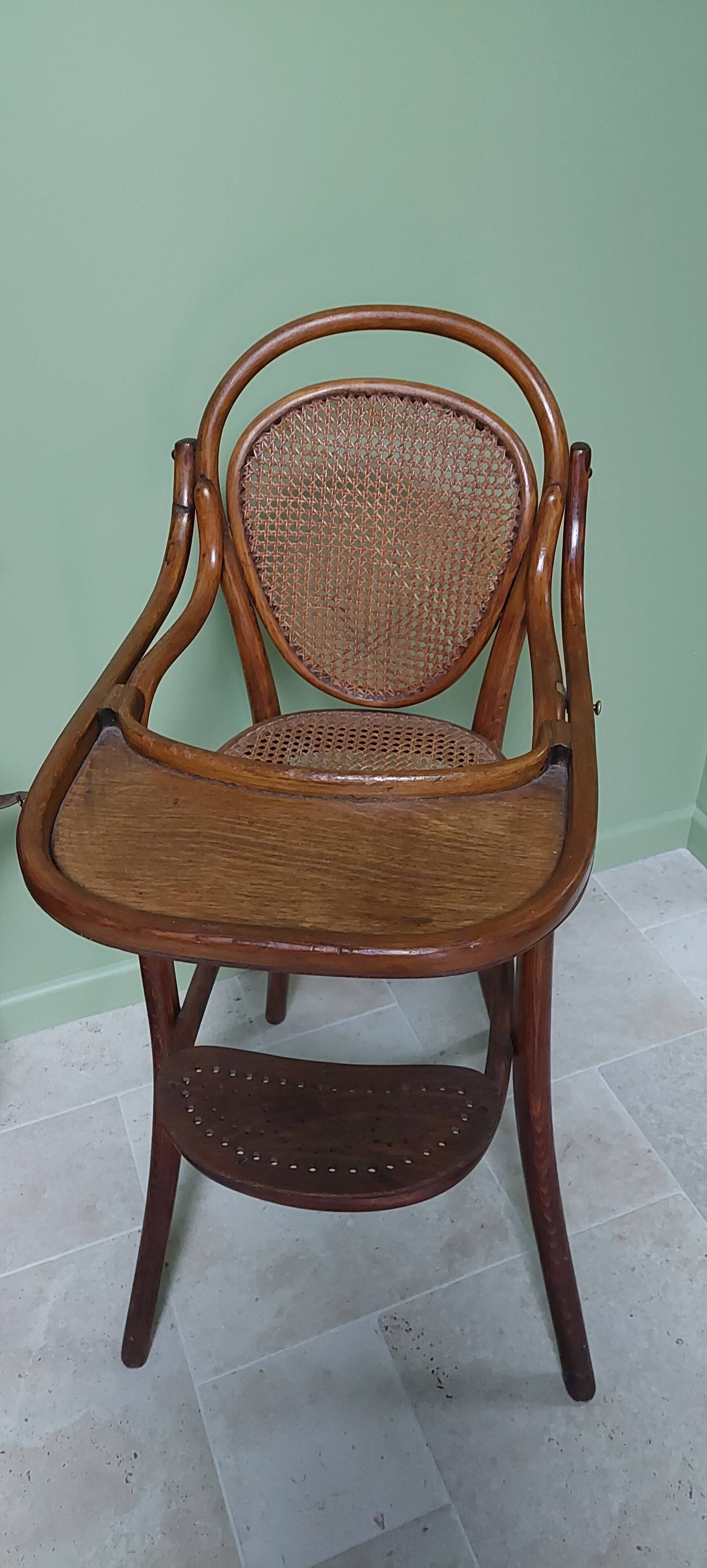 Chaise haute Thonet collection