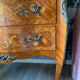 Commode galbée style Louis XV
