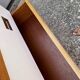 Commode années 70 chêne, laiton et placage blanc cassé