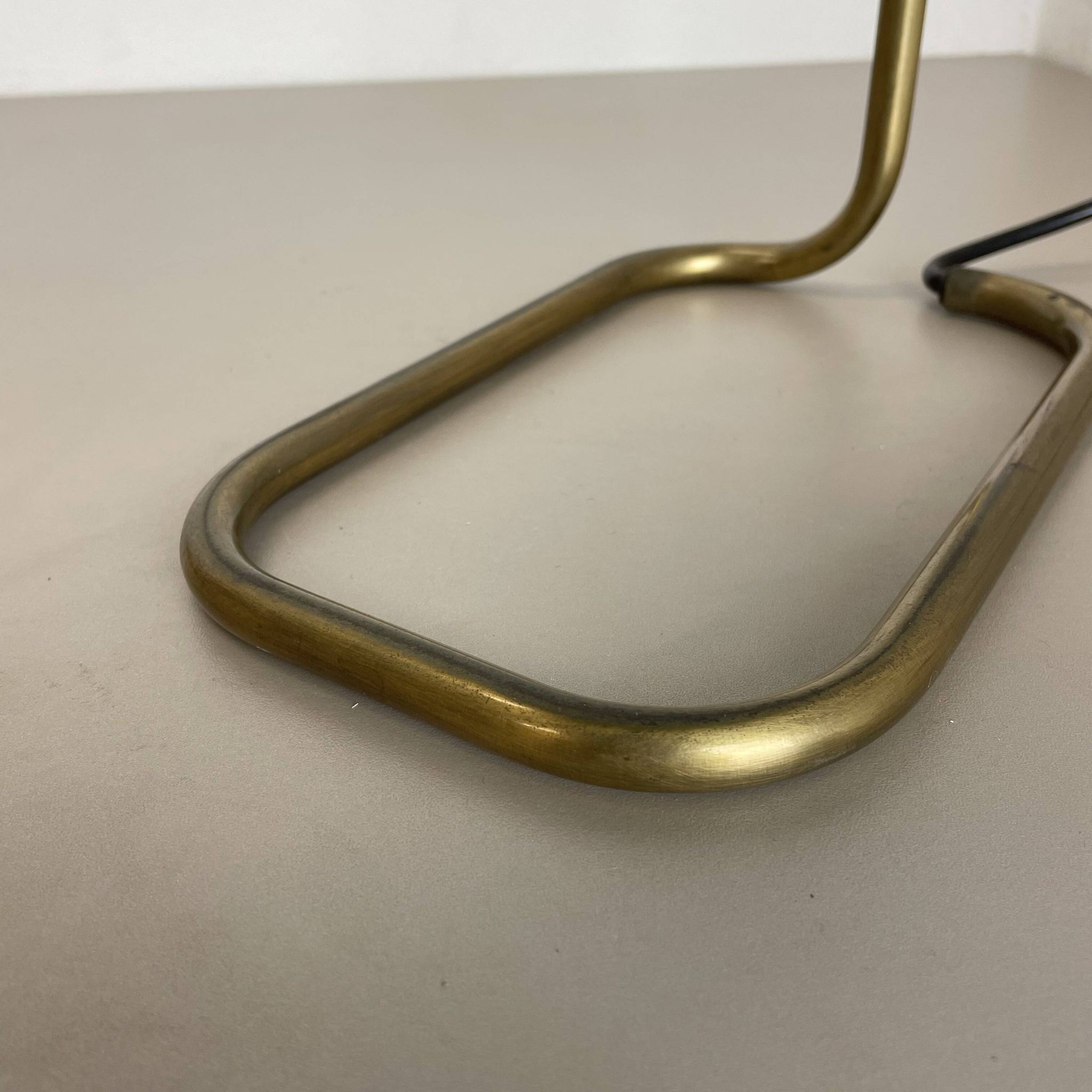 Lampe de table cubique moderniste en laiton et métal par Florian Schulz, Allemagne, années 1970
