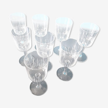 8 verres sur pieds vintage en cristal gravé