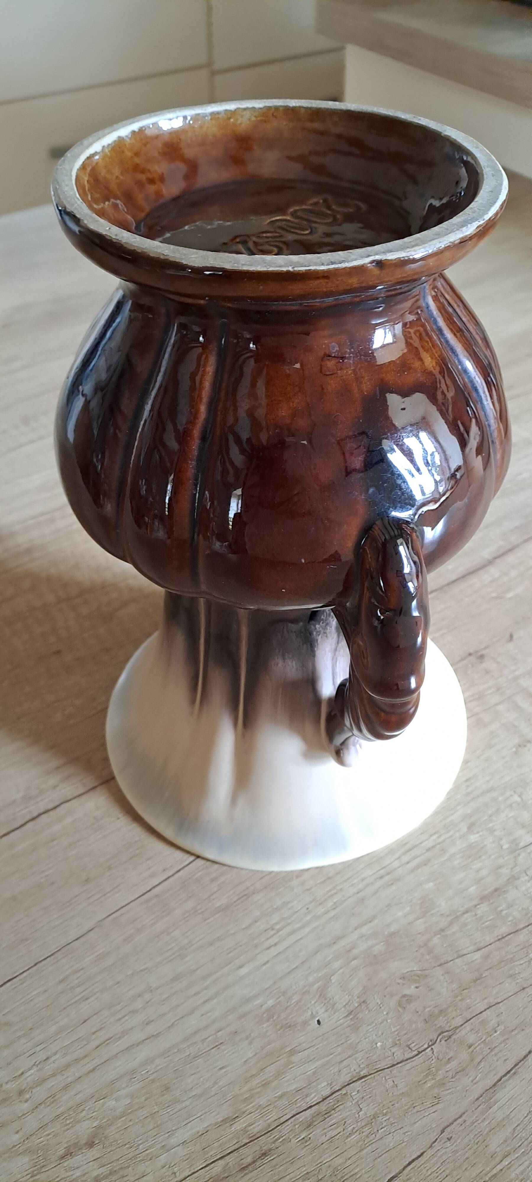 Numbered amphora vase